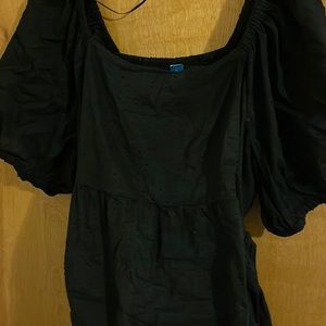 Black old navy shirt